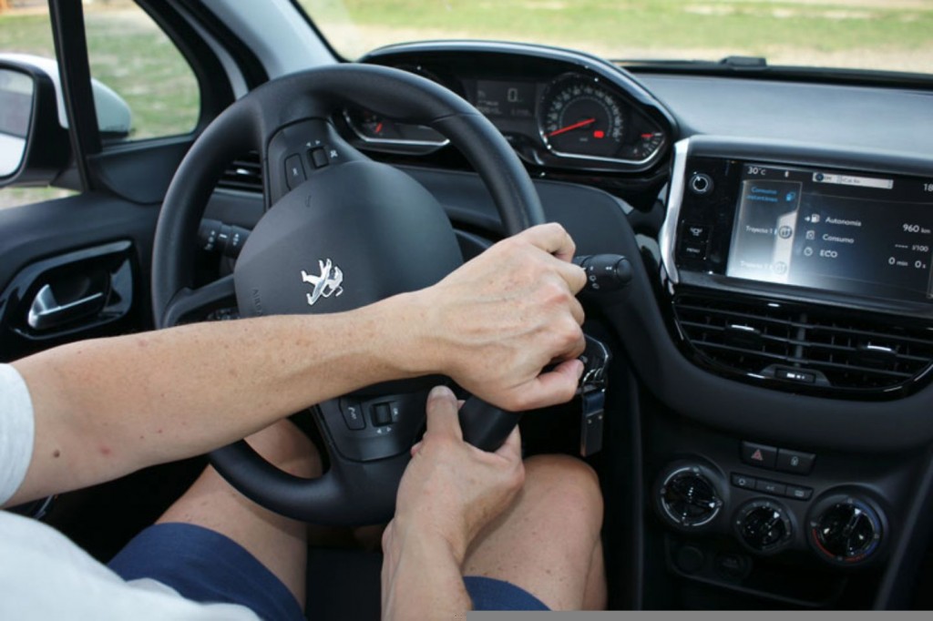 TIP ¿CÓMO DETENER TU AUTO SI TE QUEDAS SIN FRENOS?
